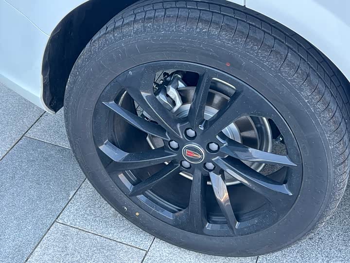 Фото 4 - Hongqi HS3 Hybrid