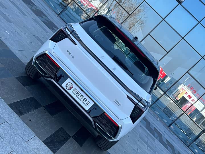 Фото 5 - Hongqi HS3 Hybrid