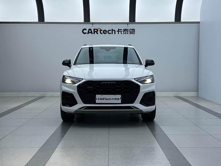 Фото 2 - Audi Q5L