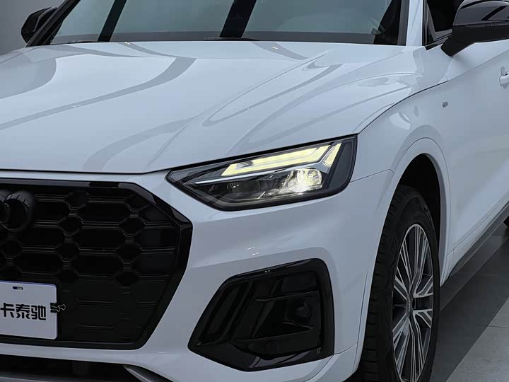 Фото 5 - Audi Q5L