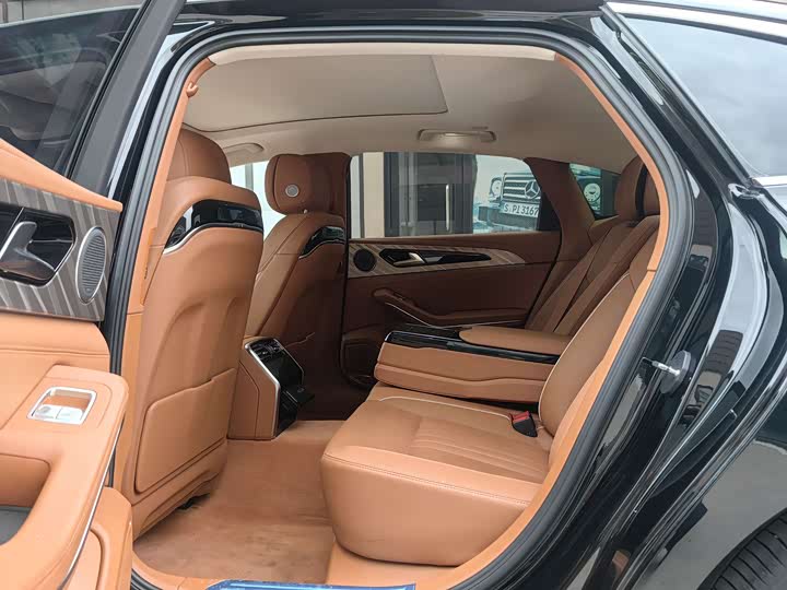 Фото 6 - Hongqi H9