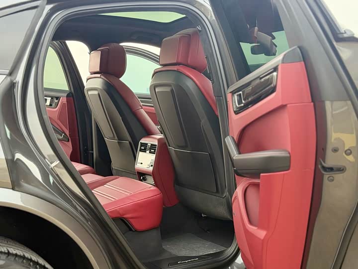 Фото 7 - Porsche Cayenne