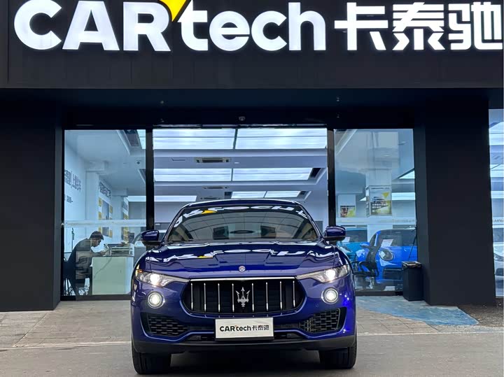 Фото 2 - Maserati Levante