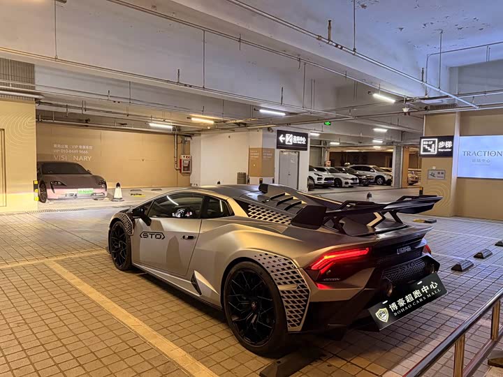Фото 7 - Lamborghini Huracán