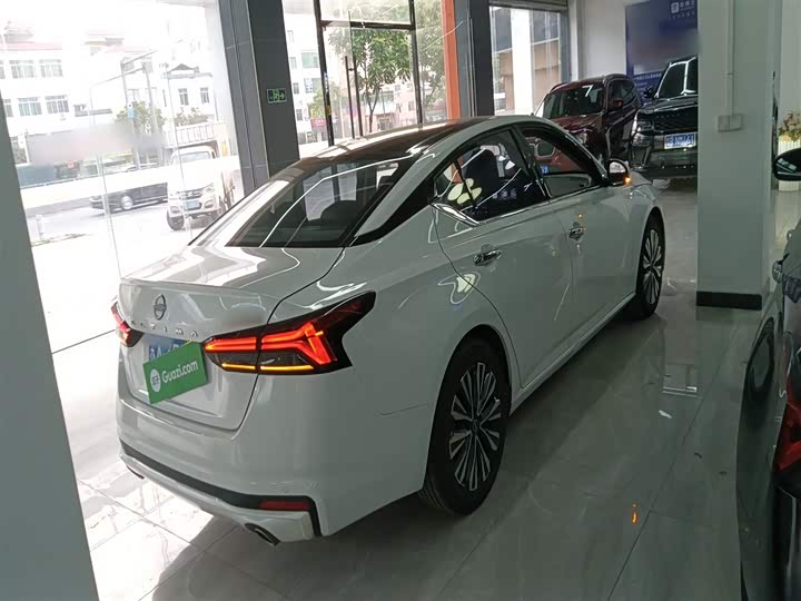 Фото 7 - Nissan Teana