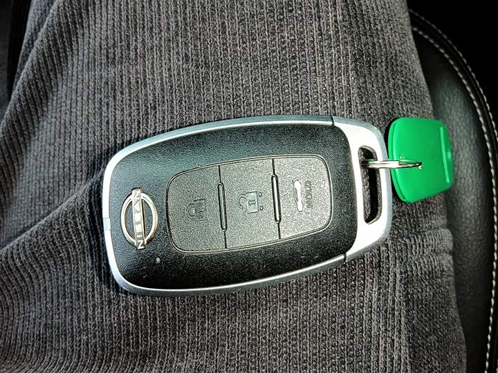 Фото 9 - Nissan Teana