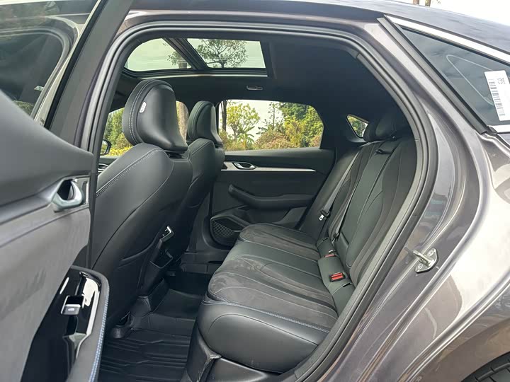 Фото 9 - Geely Preface