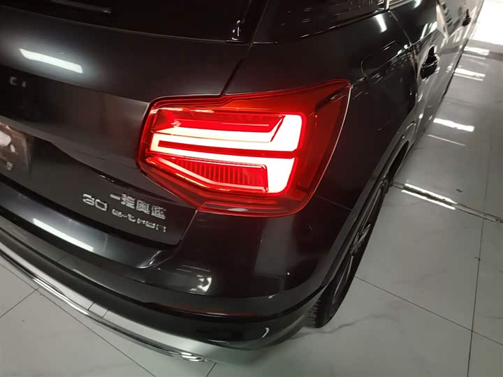 Фото 8 - Audi Q2L e-tron