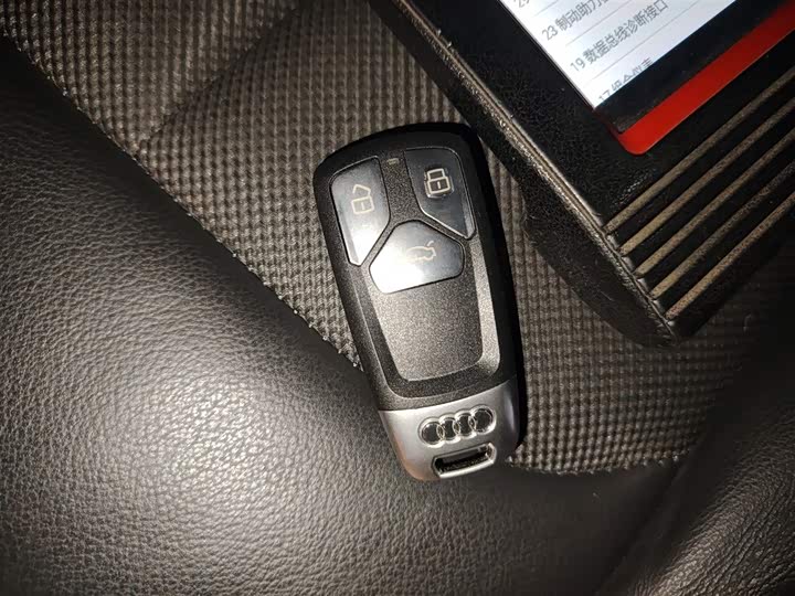 Фото 9 - Audi Q2L e-tron