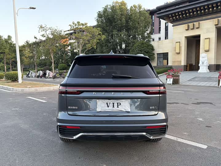 Фото 6 - Geely Monjaro