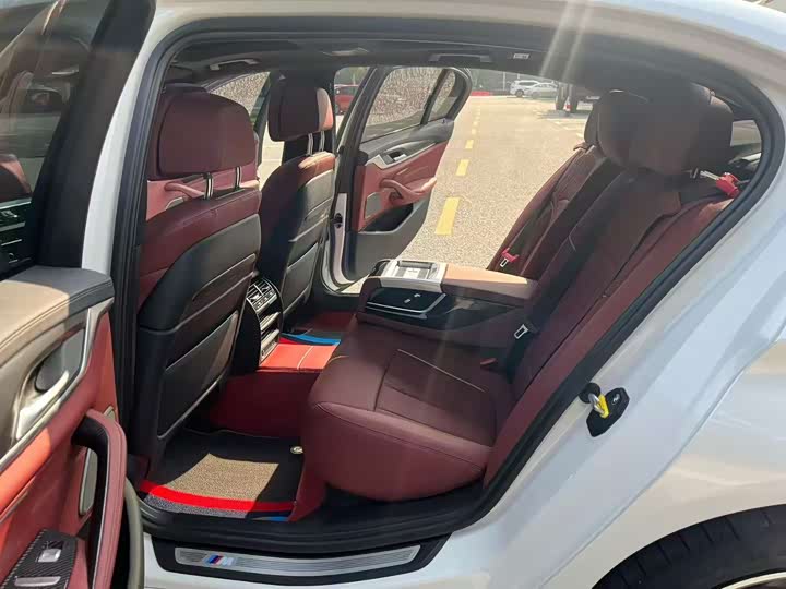 Фото 6 - BMW 5 Series Hybrid