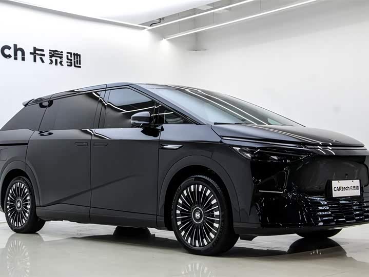 Фото 3 - XPeng X9