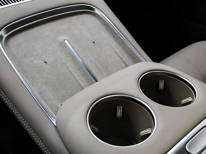 Фото 7 - XPeng X9