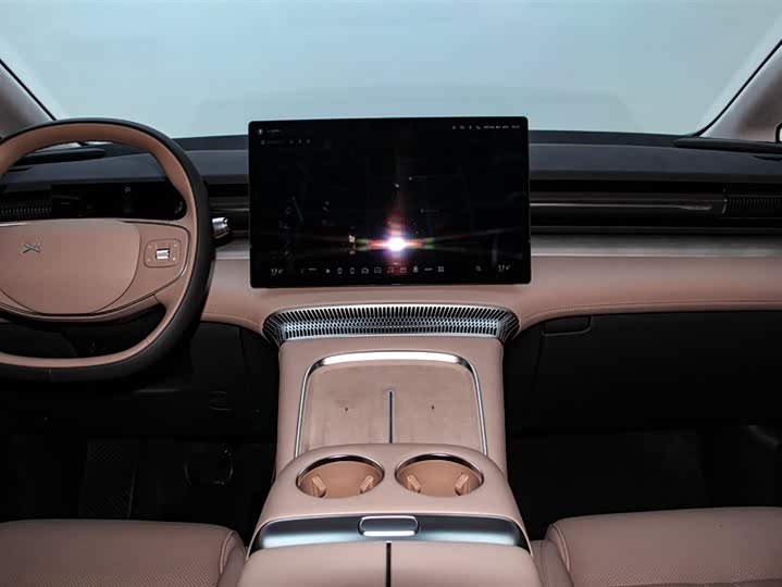Фото 8 - XPeng X9