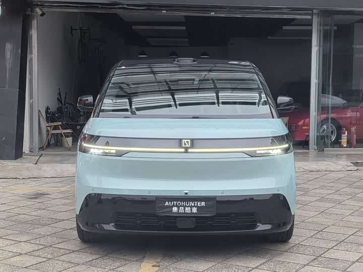 Фото 2 - Zeekr Mix