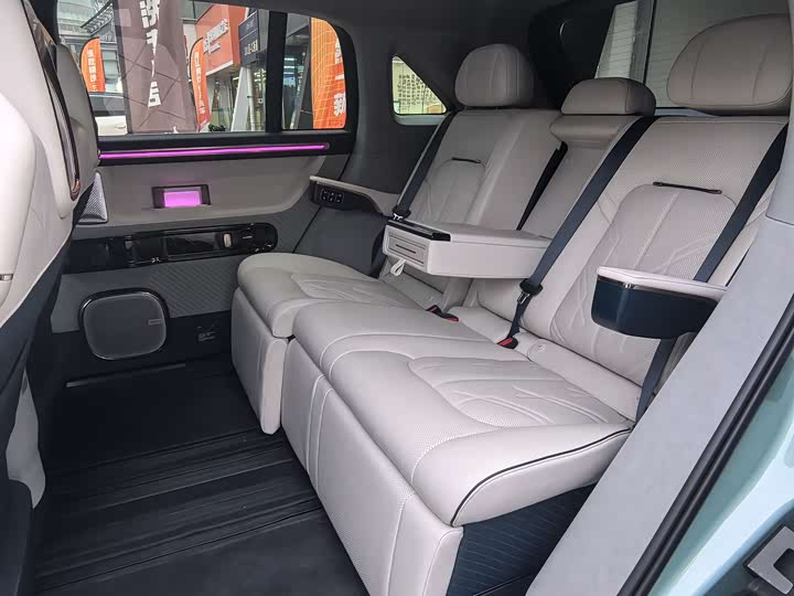 Фото 9 - Zeekr Mix