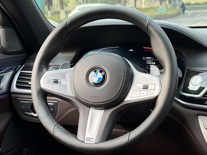 Фото 8 - BMW 7 Series