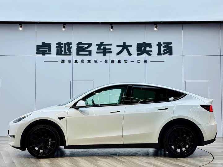 Фото 4 - Tesla Model Y