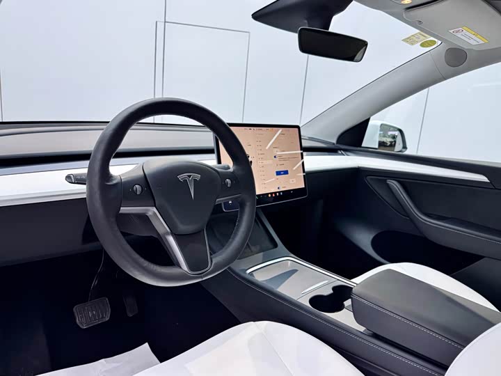 Фото 8 - Tesla Model Y