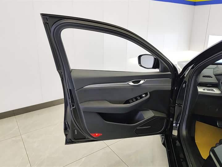 Photo 7 - Geely Preface