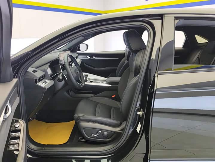 Photo 9 - Geely Preface