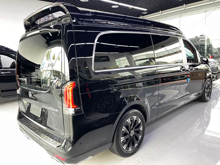 Фото 4 - Mercedes-Benz V-Class