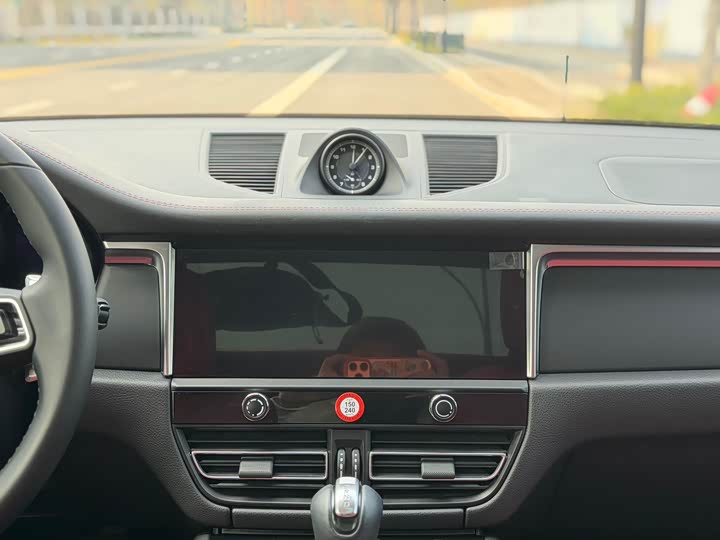 Фото 8 - Porsche Macan