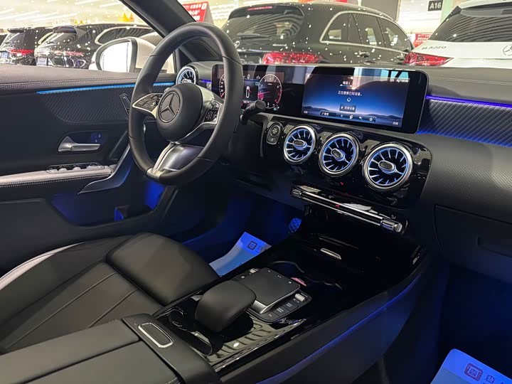 Фото 7 - Mercedes-Benz A-Class