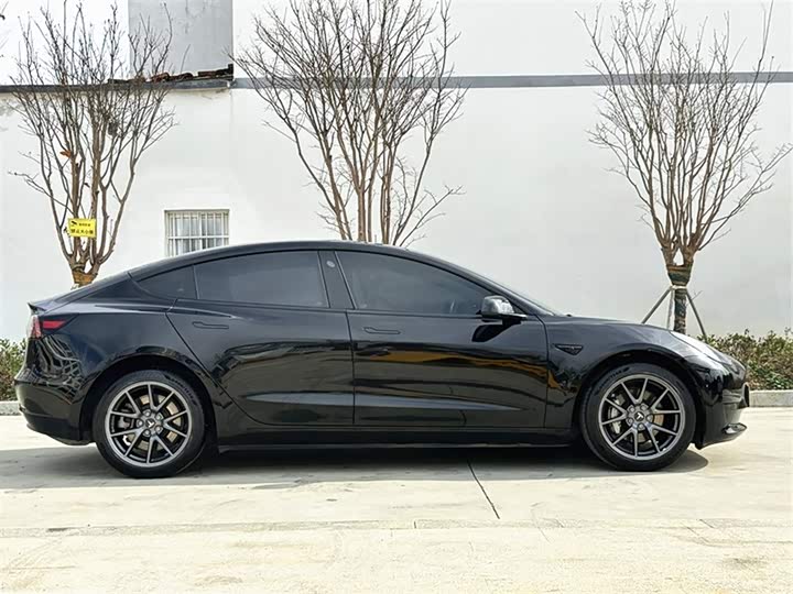 Фото 7 - Tesla Model 3