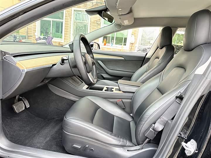 Фото 8 - Tesla Model 3