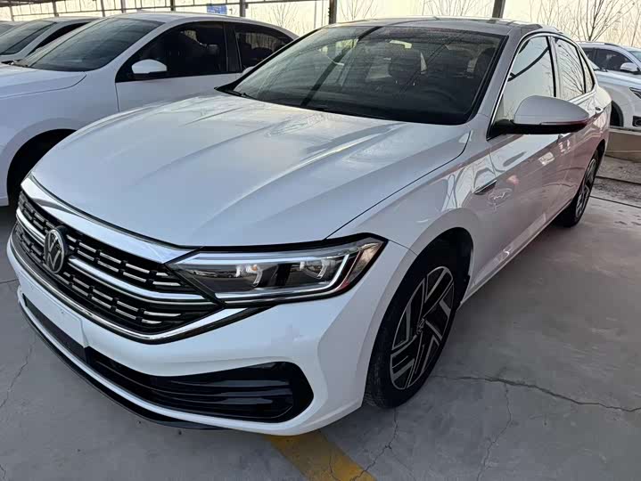 Фото 1 - Volkswagen Sagitar L