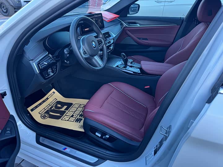 Фото 3 - BMW 5 Series