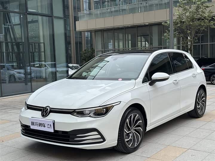 Фото 1 - Volkswagen Golf