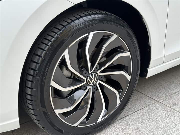 Фото 8 - Volkswagen Golf