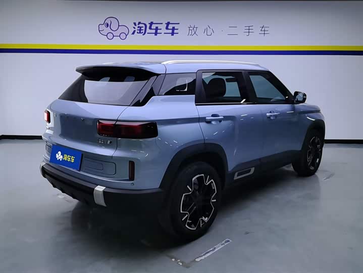 Фото 3 - Geely Icon