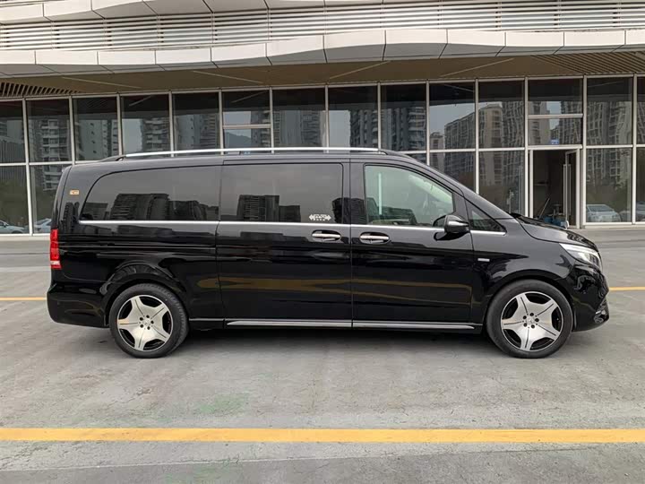 Фото 9 - Mercedes-Benz V-Class