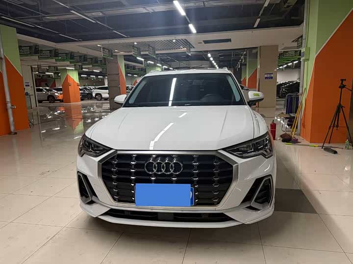 Фото 2 - Audi Q3