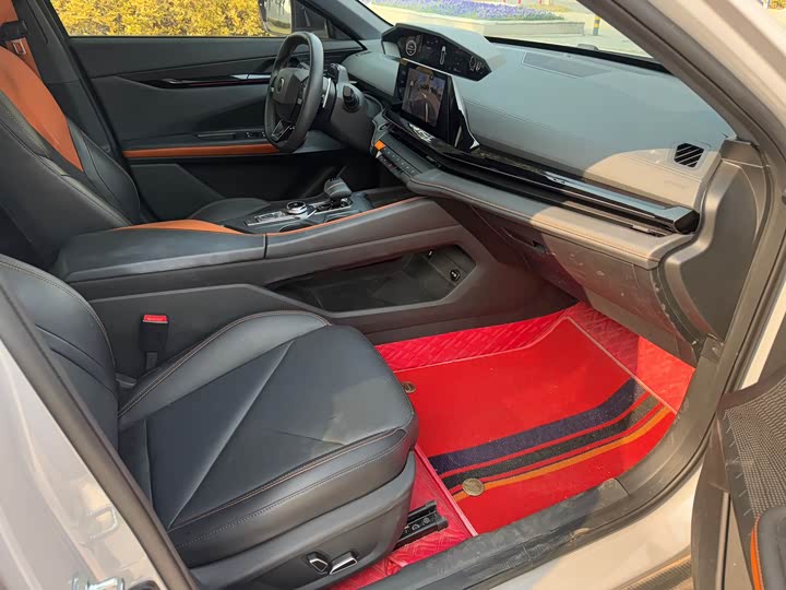 Фото 8 - Changan UNI-V