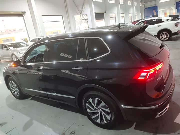 Фото 5 - Volkswagen Tiguan L Hybrid