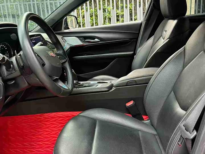 Фото 9 - Cadillac CT4