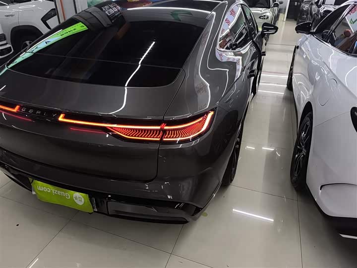 Фото 8 - Geely Galaxy E8