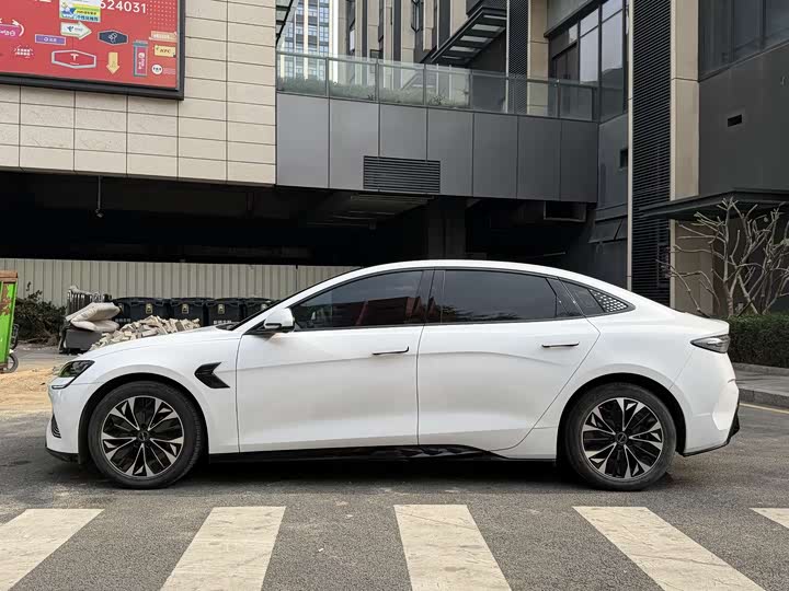 Фото 4 - BYD Seal