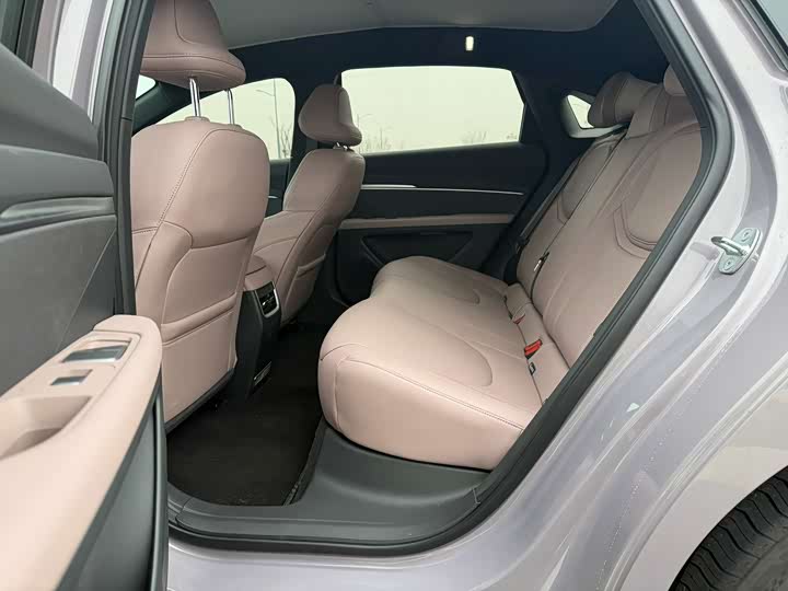 Фото 5 - XPeng Mona M03