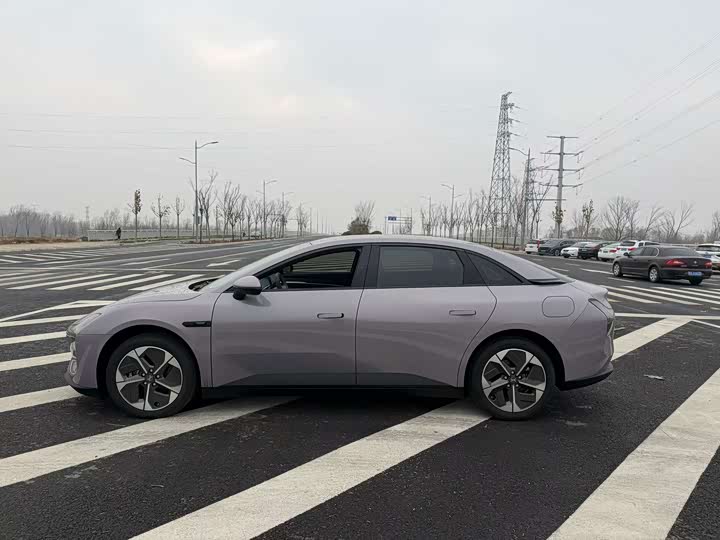 Фото 8 - XPeng Mona M03