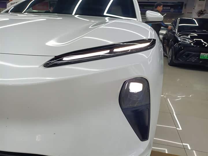 Фото 3 - Nio ET5T