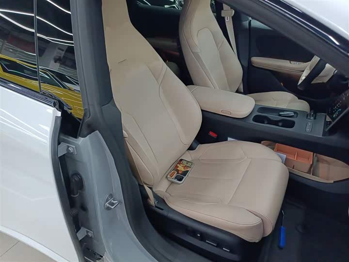 Фото 4 - Nio ET5T