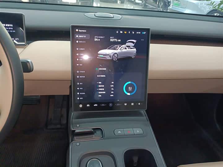 Фото 9 - Nio ET5T