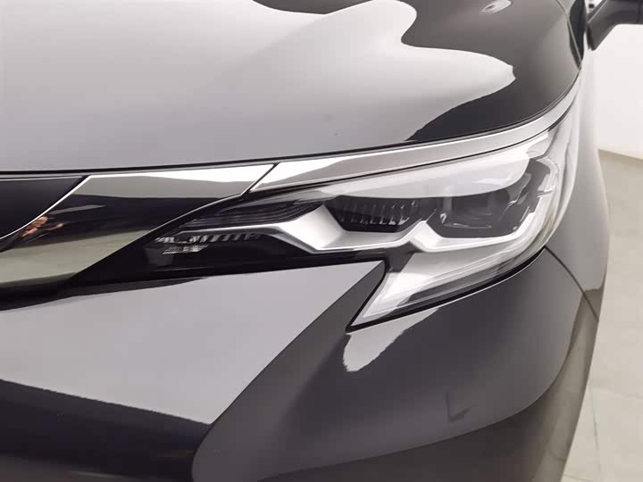 Фото 7 - Toyota Sienna