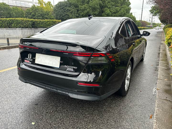 Фото 5 - Honda Accord