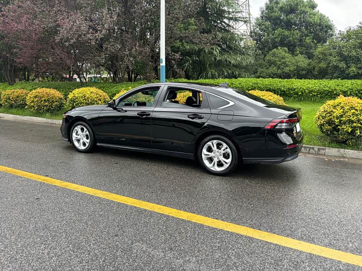 Фото 6 - Honda Accord